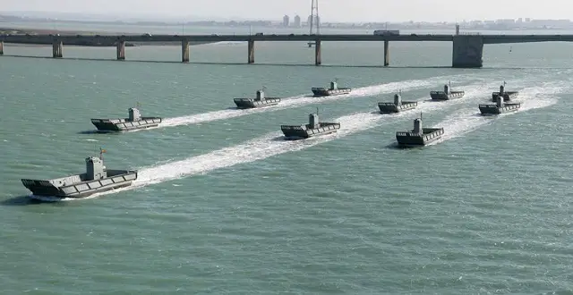 The second group of four LLC (LHD Landing Crafts) for the Royal Australian Navy has arrived Sydney on 5th. February. The landing crafts departed from Navantia Bay of Cádiz last 27th. December and have arrived to the HMAS Waterhen base, where will be commissioned to DMO (Defence Materiel Organization).