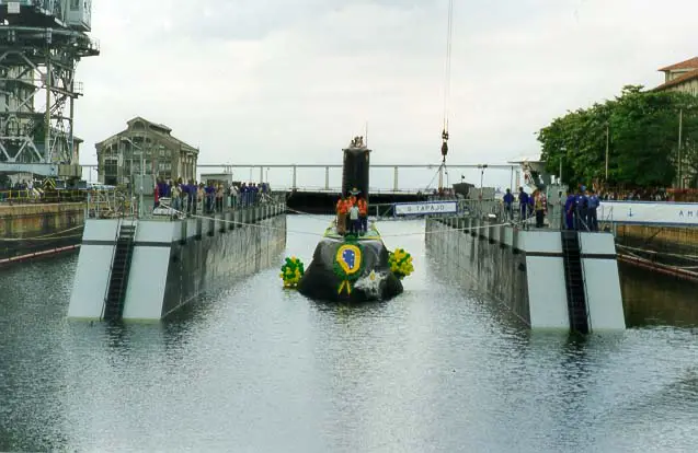 On October 11th, the Brazilian Navy submarine Tapajó has successfully launched two live Raytheon MK 48 MOD 6AT torpedoes against a surface target at sea near Rio de Janeiro, using the Lockheed Martin AN / BYG 501 MOD 1D integrated combat system.