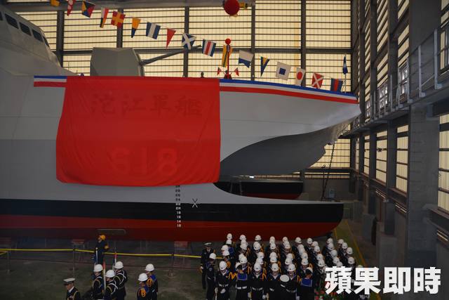 Taiwan's first unit in a new class of 12 catamaran corvettes was christened Friday, The "Tuo River" was Christined during a cereomny held in Suao in northeastern Taiwan's Yilan county. The corvette will undergo a series of sea trials before its commissioning expected in the first half of 2015.