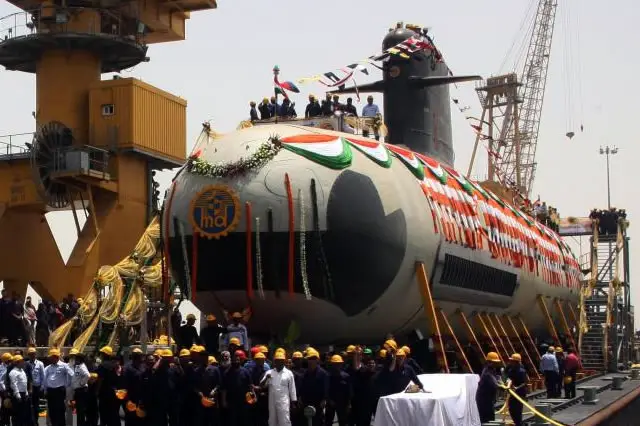 DCI is announcing the signature of a contract with the Indian state shipyard named MDL (Mazagon Docks Limited) to train the first two Indian crew operating SCORPENE type submarines. 100 sailors will be trained by DCI (36 per crew, one spare and some Indian would-be instructors who will train the next crew).