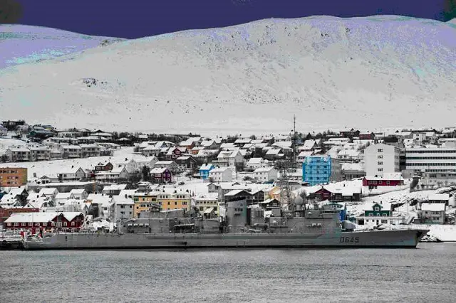 The French Navy announced yesterday that the anti-submarine frigate La Motte-Picquet (Georges Leygues class) deployed to the North Atlantic and Arctic area from 30 October to 2 December last year. The French Navy, who rarely patrols in the Arctic, explains that the objectives were to increase the sailors "knowledge and anticipation" in a zone of increasingly strategic importance.