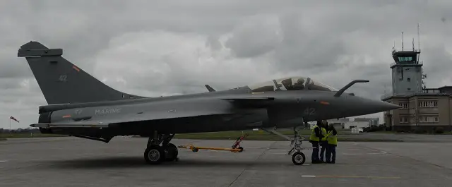 On April 2 and July 9 respectively, two Rafale M in the latest "F3" standard (the M42 and the M43) were delivered by Dassault Aviation to the French Navy "Base d'aéronautique navale" (Naval Air Station) of Landivisiau in Brittanny. The M42 was assigned to Flottile (Fighter Squadron) 12F while the M43 will soon join Flottile 11F.