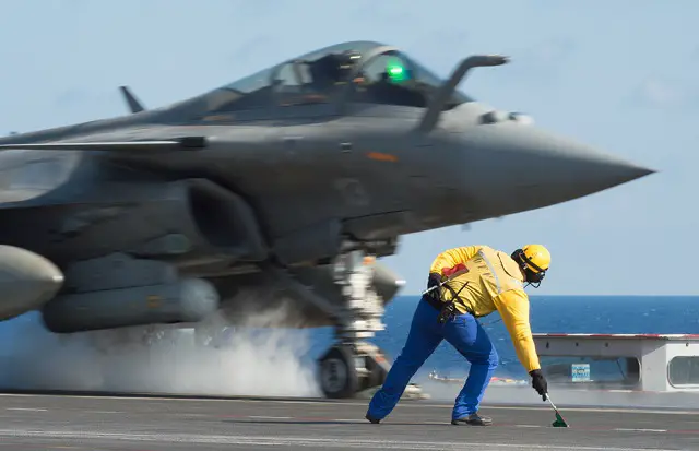 On Monday, November 23, 2015 at 19:30, French forces conducted new strikes against the Islamic State (IS) in Syria. The raid involved six fighters, and for the first time four Rafale fighters from the Charles de Gaulle aircraft carrier. The raid destroyed one active site occupied by IS terrorists.