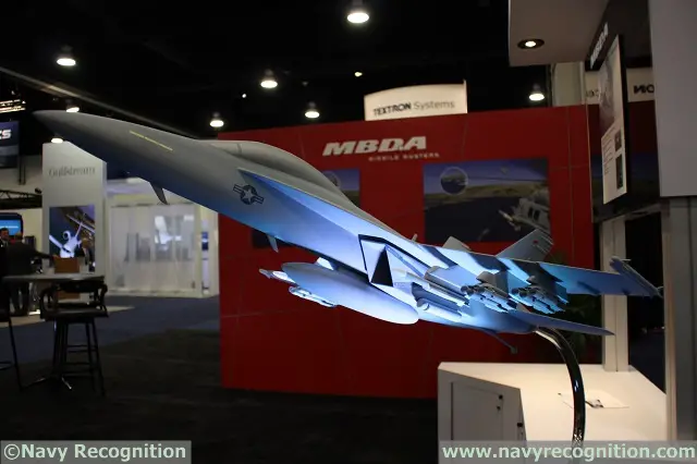 裝上MBDA公司12倍的雙模式硫磺導彈的F / A-18E尺度模型站在海上航空航天博覽會2015年。