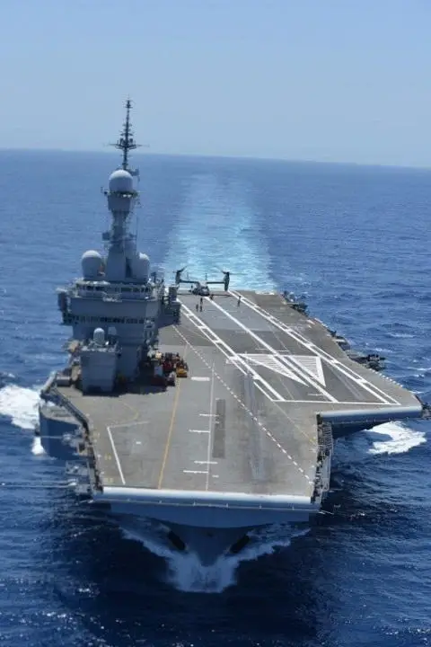 On July 6th, the French Navy Naval Aviation Practical Experimentation Center (centre d’expérimentations pratiques de l’aéronautique navale - CEPA 10S) and the crew of Charles de Gaulle tested for the first time a Bell Boeing V-22 Osprey tilt rotor aircraft aboard the French aircraft carrier. 
