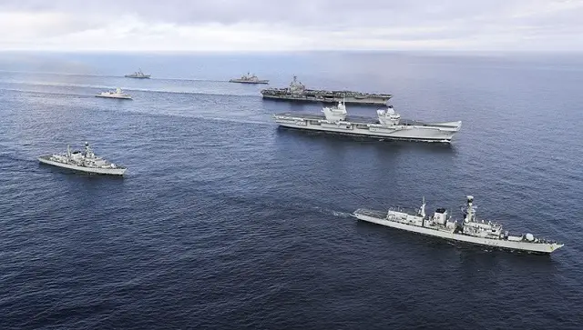 HMS Queen Elizabeth met up with US CSG 1
