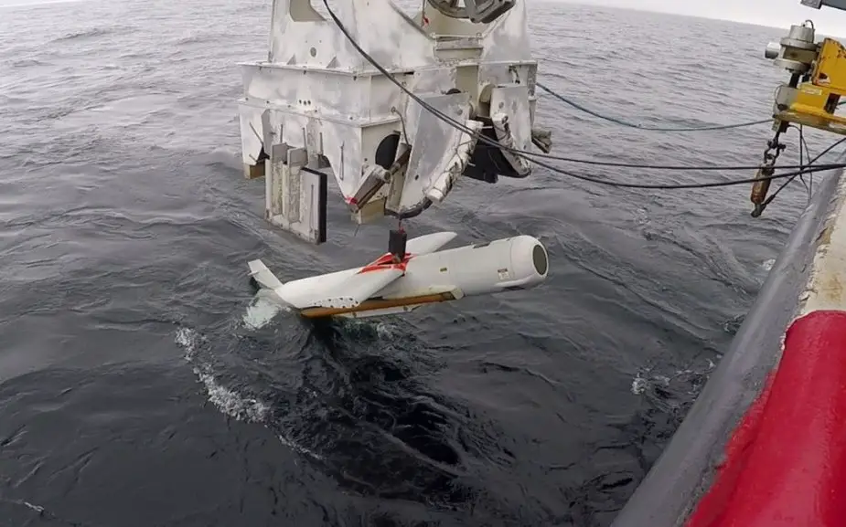 AN AQS 20C towed minehunting sonar of the US Navy completes testing