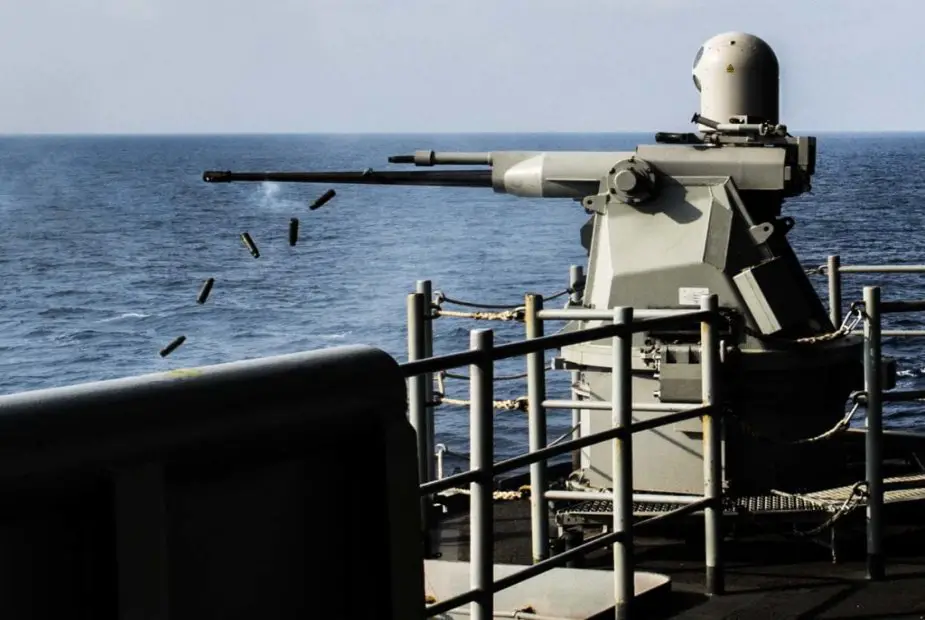 US Navy Mk38 gun systems to gain co axial small claiber machine gun