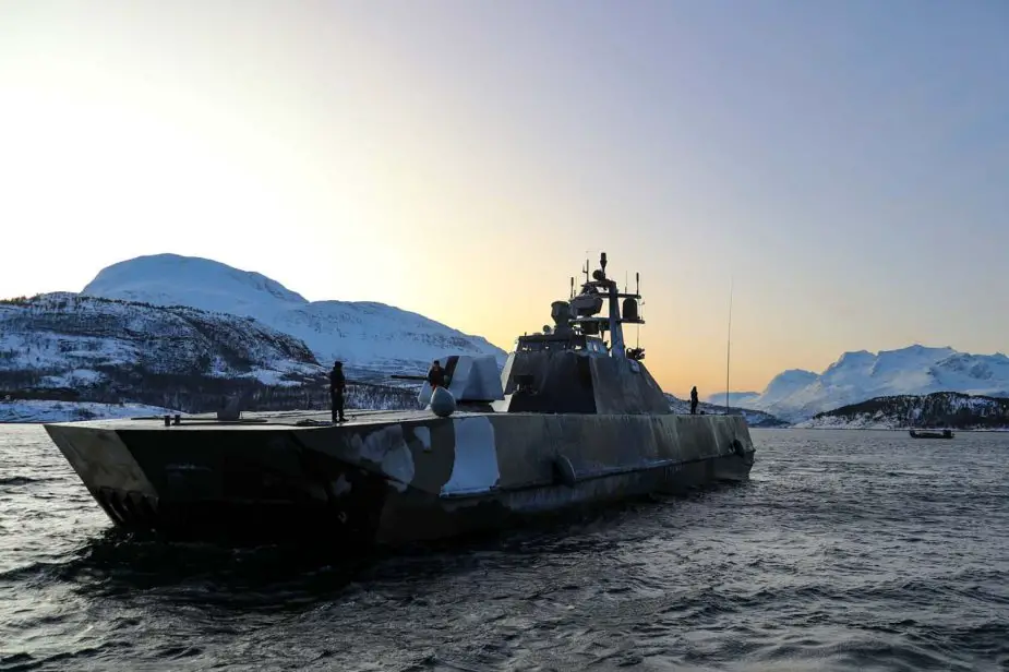 Royal Marines Commandos Raid alongside Norwegian stealth ship in Artic 925 002