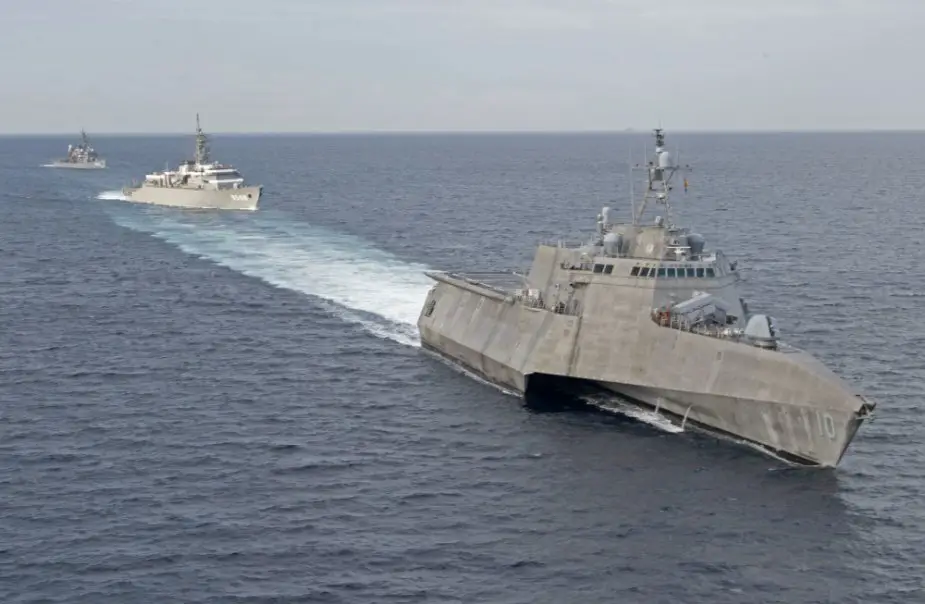 Japan and US navies exercise together in South China Sea 925 001