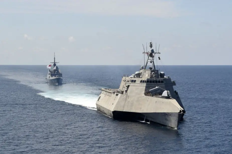 US and Singapore navies exercise together in the South China Sea 925 002