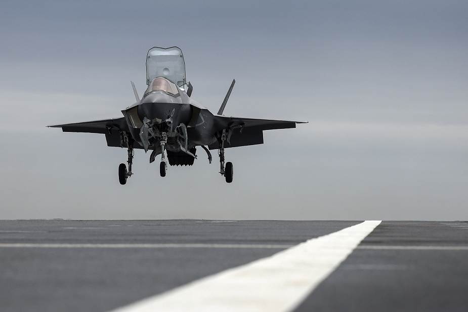 http://www.navyrecognition.com/images/stories/news/2021/june/First_landing_of_F-35B_fighter_on_British_Navy_Prince_of_Wales_aircraft_carrier_925_001.jpg