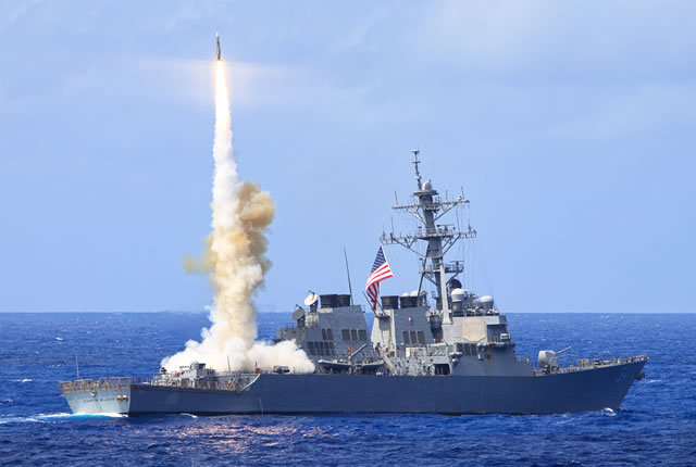 Arleigh Burke Class Destroyer lauching a air defence missile
