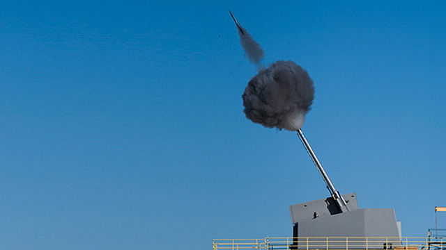 During a recent visit to a Lockheed Martin Missiles and Fire Control (MFC) facility in Florida, Navy Recognition learned that the company is working with BAE Systems and the U.S. Navy, on a new generation of naval guns and naval guided ammunition: BAE is the prime contractor for the Navy’s Advanced Gun System (AGS) for the Navy’s newest Destroyer, the DDG1000, and Lockheed Martin Missiles and Fire control is the prime contractor for the projectile, the 155mm Long Range Land Attack Projectile (LRLAP).