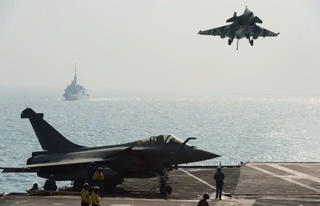 The French Navy (Marine Nationale) released pictures showing the brand new Aquitaine class FREMM Frigate Provence sailing alongside USS Harry S. Truman (CVN 75) and the Charles de Gaulle in the Persian Gulf. Following a short port-of-call in Djibouti, the Provence frigate integrated the Truman Carrier Strike Group (CSG) (Task Force 58) on December 23rd, and crossed the Ormuz strait to enter the Gulf region on December 26th.