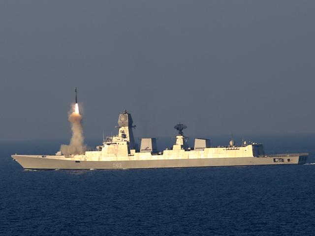 The Indian Defence Minister Shri Manohar Parrikar said the Indian Navy must remain a superior Force in the Indian Ocean Region and the Government will give all support to the Navy so that it becomes a truly Blue Water Navy. Addressing the sailors and officers of the INS Vikramaditya after witnessing two days’ of Theatre Readiness Operational Level Exercise (TROPEX-2015), off the coast of Goa in the Arabian Sea, Shri Parrikar said his stay on board INS Vikramaditya has helped him understand many a difficult situations that the Defence Forces especially sailors and officers of the Indian Navy face while ensuring the safety and security of the nation. TROPEX provides the Navy a valuable opportunity to validate its concept of operations and integration of new acquisitions with the Fleet. 