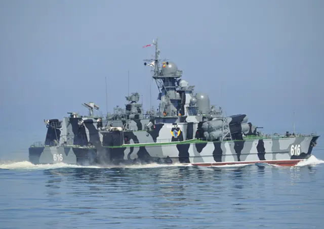 Type 054A Jiangkai II frigates Linyi (547) and Weifang (550) of the Navy of China (PLAN) and missile hovercraft Samum (616) of the Black Sea Fleet are passing the central part of the Black Sea. On May 14, they will pass through the Bosphorus and the Dardanelles. The first phase of the Russian-Chinese naval exercise Maritime Cooperation-2015 is over and it was a success, the chief of the Black Sea Fleet’s staff, Vice-Admiral Alexander Nosatov, has told the media.