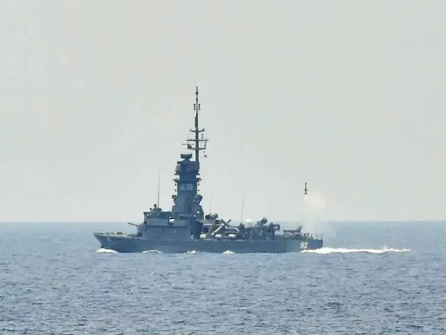 Minister for Defence Dr Ng Eng Hen visited a Fleet Exercise conducted by the Republic of Singapore Navy (RSN) in the South China Sea on 22 March 2016. During the visit, Dr Ng witnessed the successful live firing of a Barak anti-missile missile from the RSN's Victory-class missile corvette RSS Vigour. Dr Ng was also briefed by Colonel Edwin Leong, Commanding Officer of the RSN's Missile Corvette Squadron, on the conduct of the exercise and the capabilities of the missile corvette.