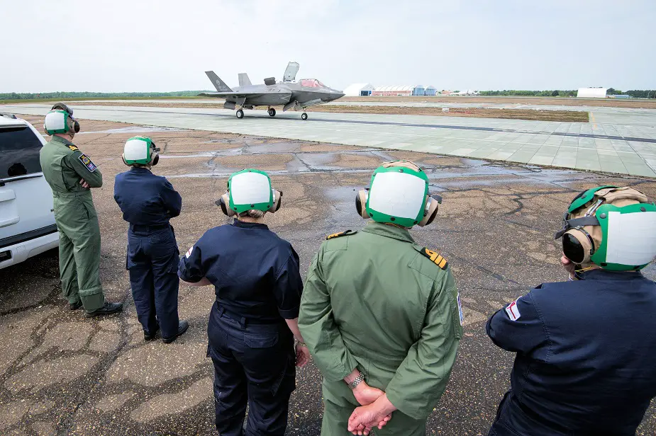 Royal Navy HMS Queen Elizabeth Ships crew finally meet the F 35B