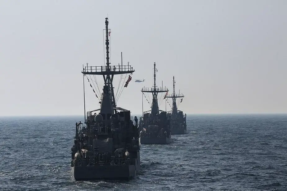 Completed operations for U.S. Navy mine countermeasures ships in Arabian Gulf 925 001