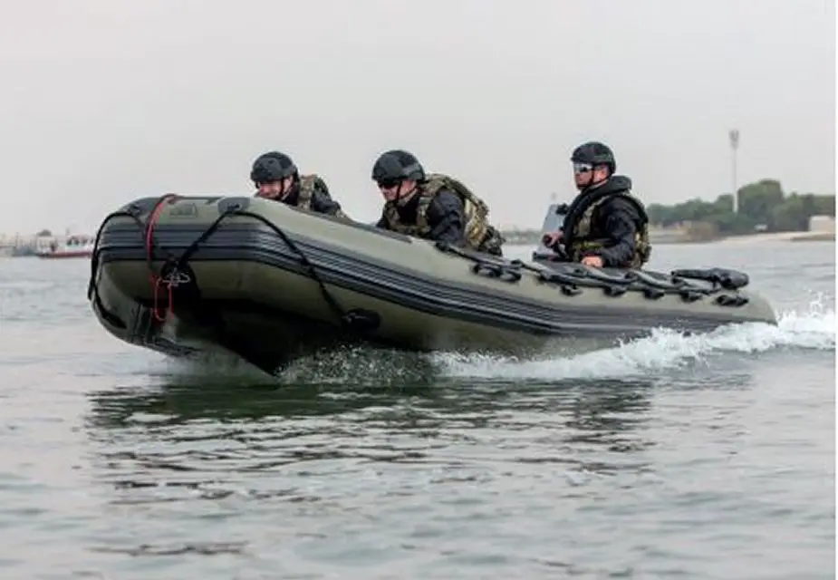 Live waterborne demonstrations on the Royal Docks at DSEI 2019 925 002