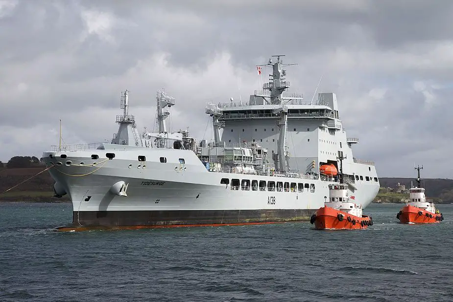 Refueling on the sea by RFA Tidesurge Tide class replenishment tanker of British Royal Navy 925 001