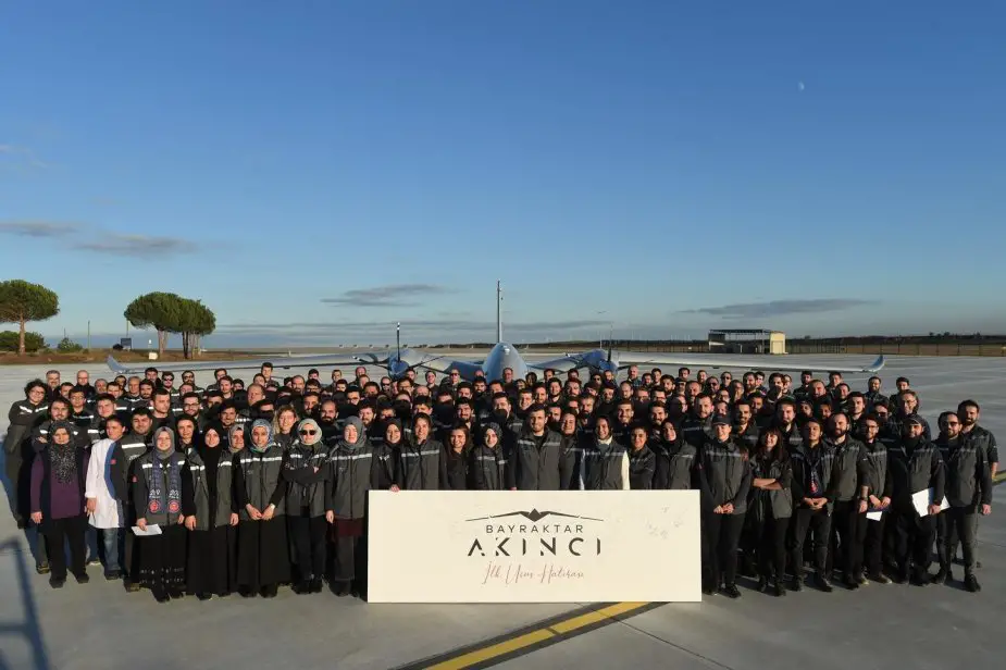 Turkeys latest armed drone Akinci completes first flight 925 001