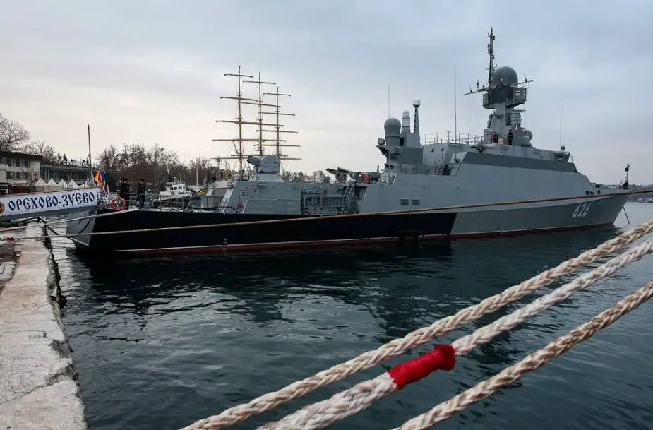 Russian Black Sea Fleets warships repel enemy air attack in drills 925 001