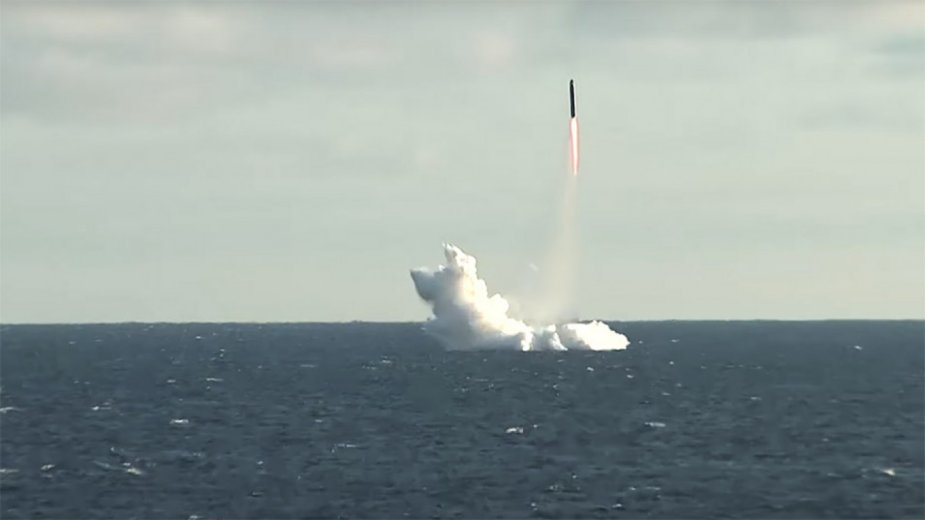 Russian submarine aborts test firing of ballistic missile