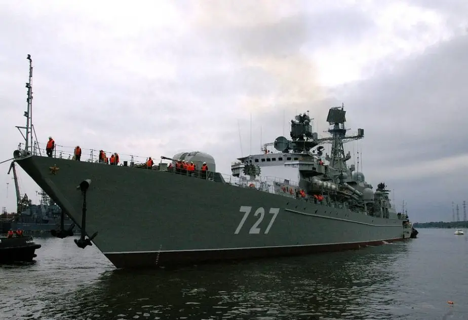 Frigate Yaroslav Mudryi fires missiles at sea 925 001