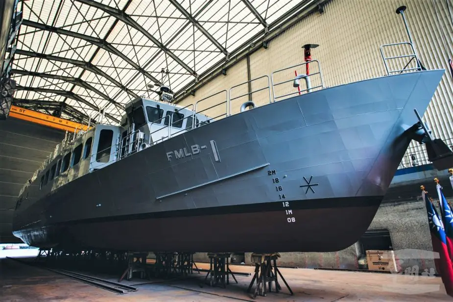Taiwanese Navy launches first indigenous fast mine laying boat 925 001