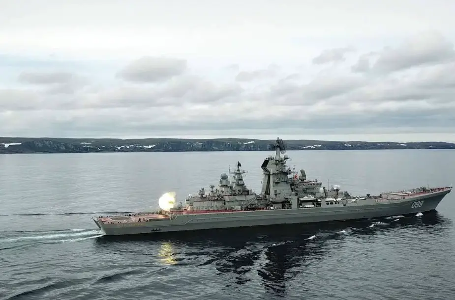 Russian Battlecruiser Pyotr Velikiy Firing Missiles on coastal targets in Barents Sea 925 001