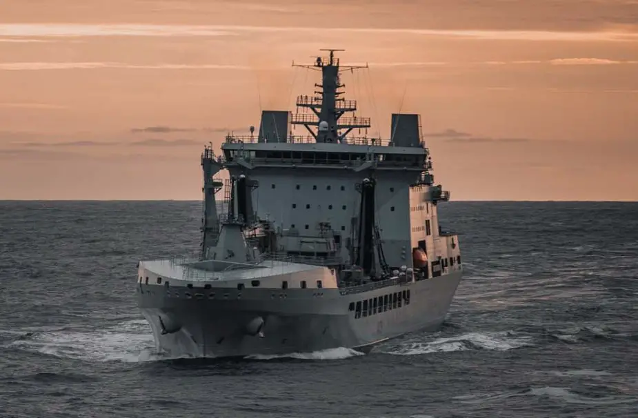 British Royal Navy shadows seven Russian warships in the Channel and North Sea 925 002