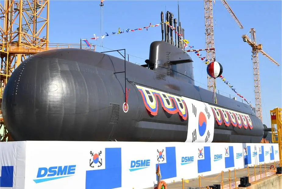 South_Korea_launches_its_second_Changbogo-III_Batch-I_diesel-electric_powered_submarine_925_001.jpg