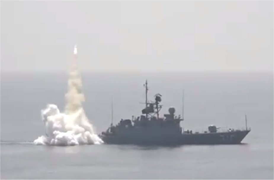 Royal_Saudi_Navy_Badr_corvette_launches_Harpoon_anti-ship_missile1.jpg