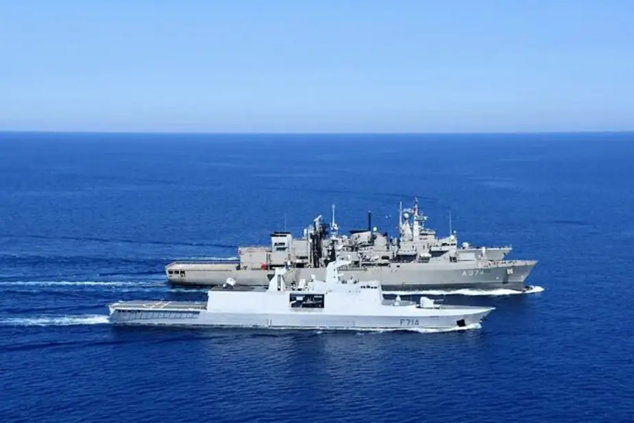 Exercices Multinationaux - Page 22 PASSEX_exercise_between_Greek_Cyprus_and_French_Navies