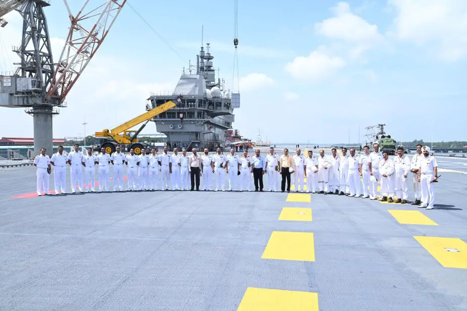 Armée Indienne / Indian Armed Forces - Page 4 Indian_Navy_takes_delivery_of_the_indigenous_aircraft_carrier_INS_Vikrant