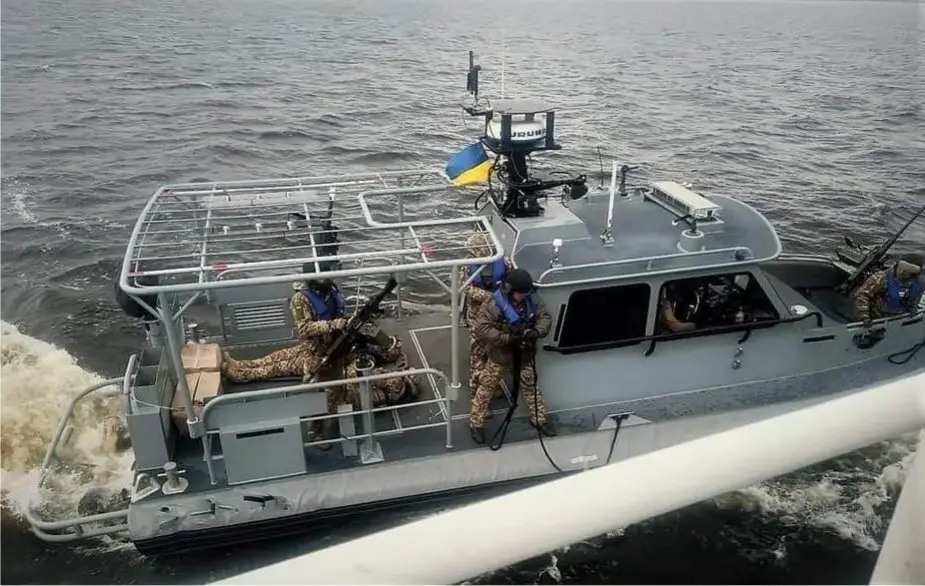 Ukrainian Armed Forces / Zbroyni Syly Ukrayiny - Page 25 New_pictures_released_of_Ukrainian_Dauntless_Sea_Ark_Patrol_Boat