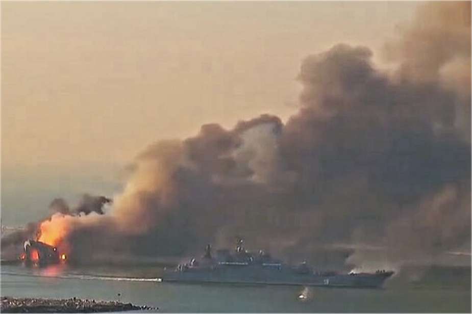 ukraine attacks russian submarine ukraine attacks russian submarine