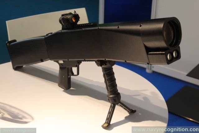 Euronaval 2016 GEIM demonstrates its LDI non lethal laser rifle 640 001